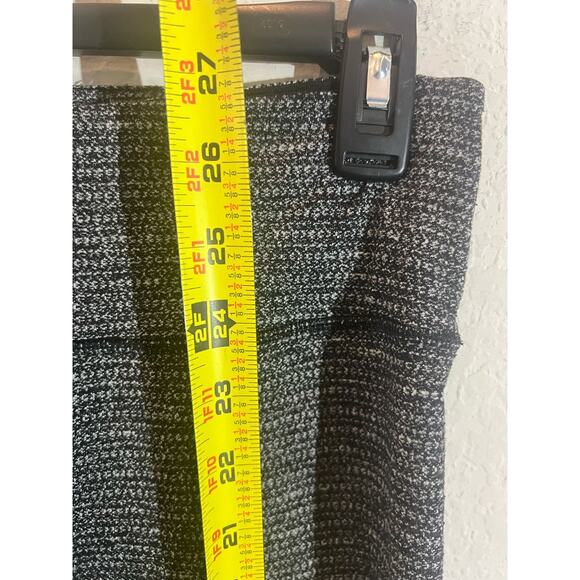 Lululemon Wunder Under Gray Textured Athletic Capri Leggings Stretch Women's 6 - Picture 8 of 8